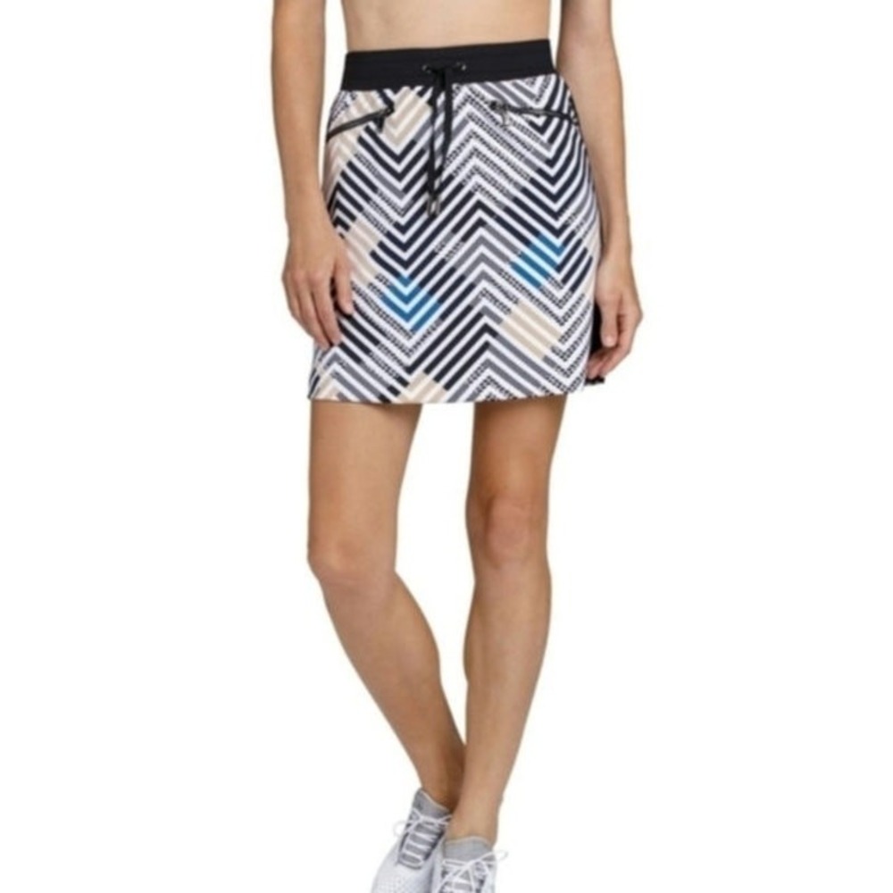 Tails chevron pattern elastic‎ waist pull on golf skort woman's size small